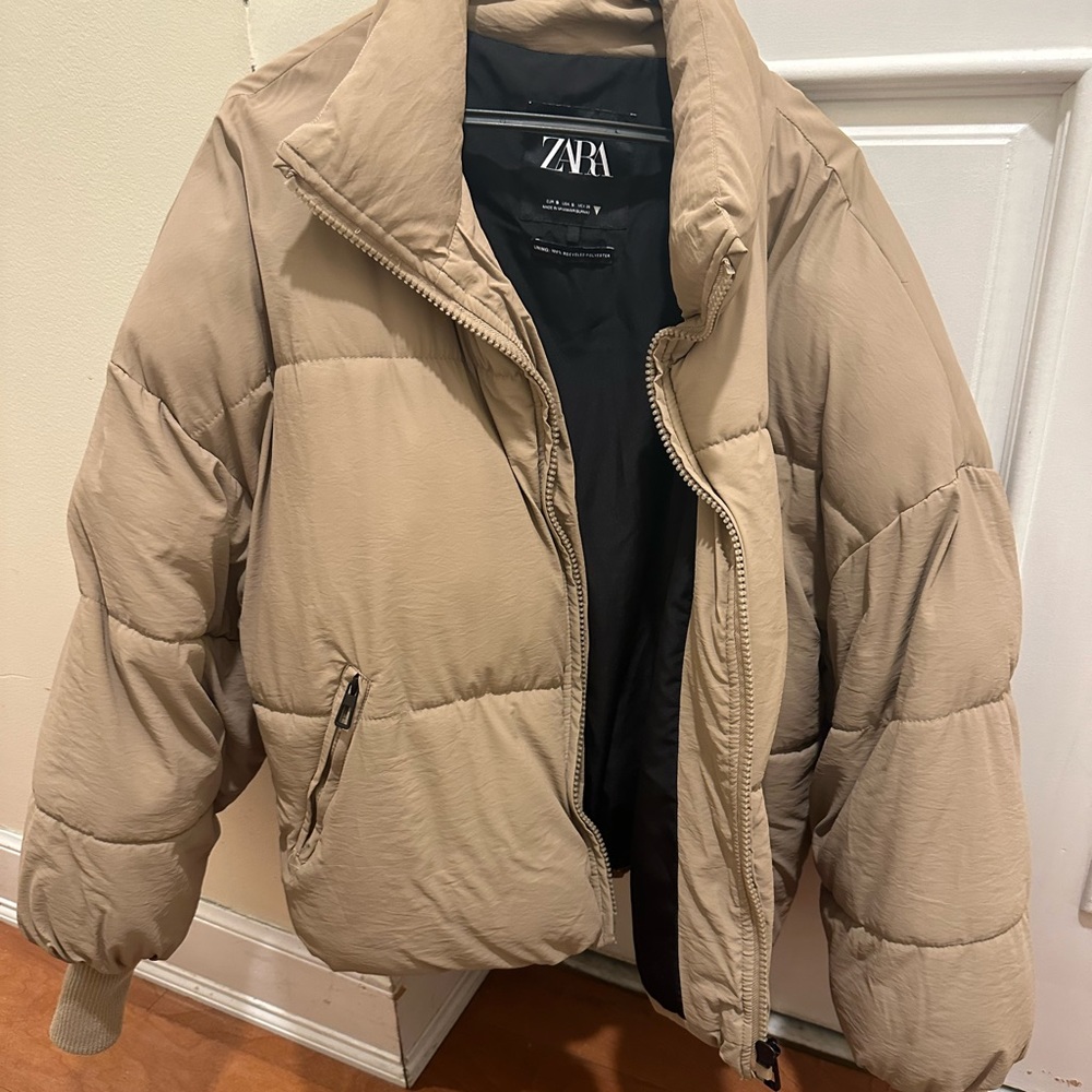 Beige puffer jacked, Zara, size S